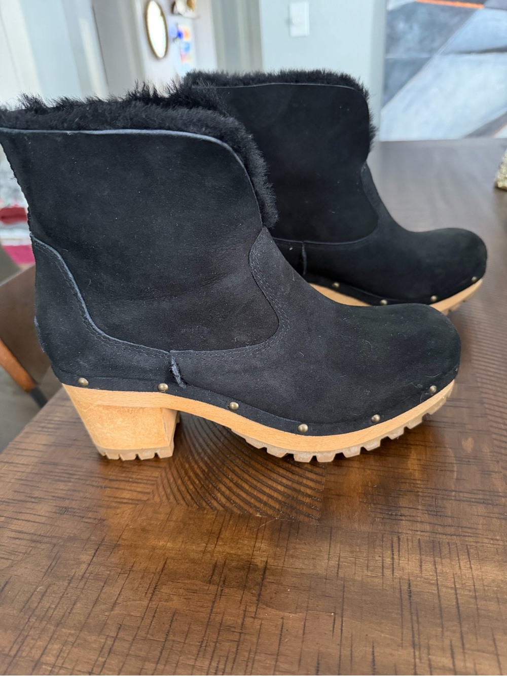 UGG Thebes clog black suede boots